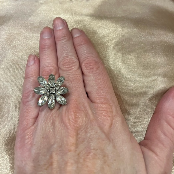 Large Fossil Rhinestone Floral ring - Picture 3 of 7